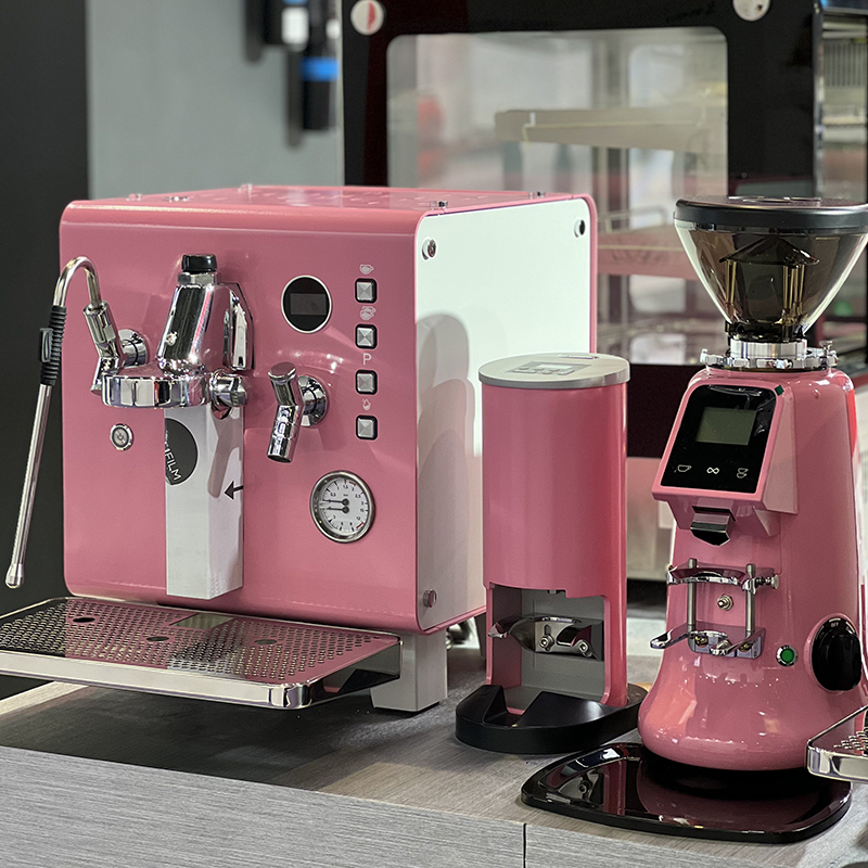 業務用ピンクセミオートエスプレッソコーヒーメーカー - Coffee & Tea Garden Lincoln Menu のレビューと価格